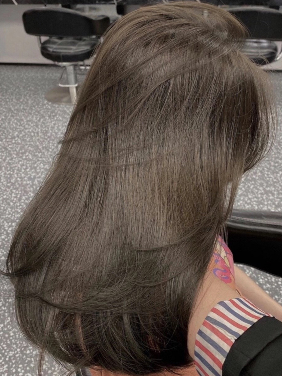 灰常友好的"茶棕色"超显白秋季就该这么染 9595今年十分流行的茶