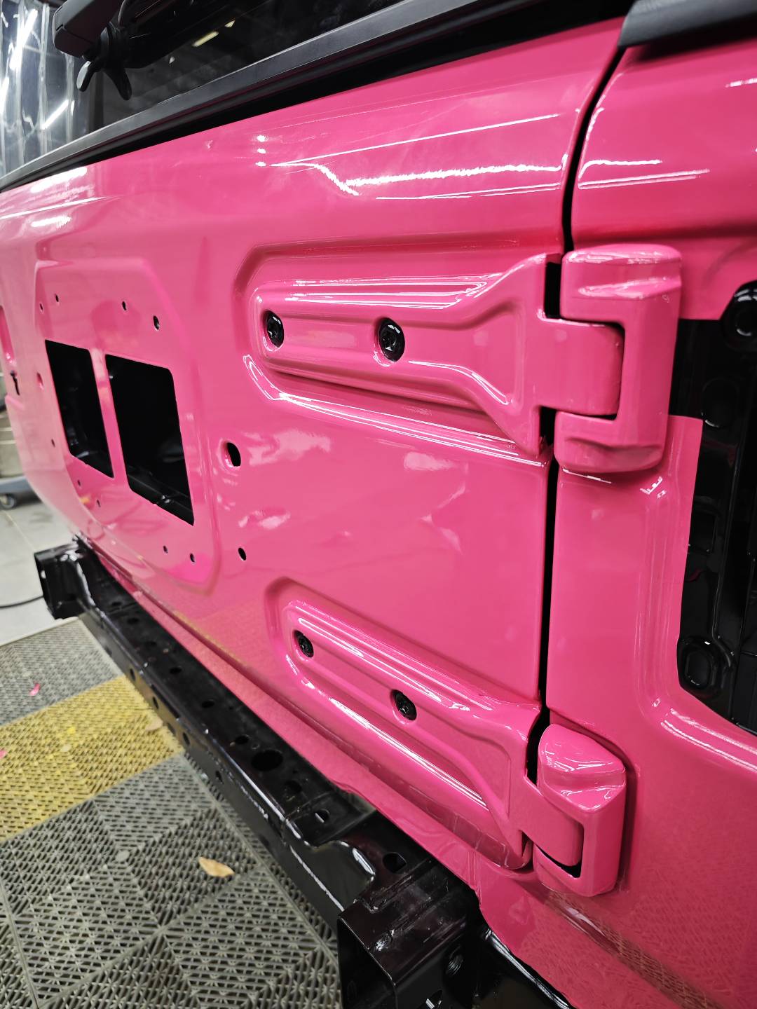 专业改装牧马人,玫红色牧马人,改色备案已完毕,改装大片待续