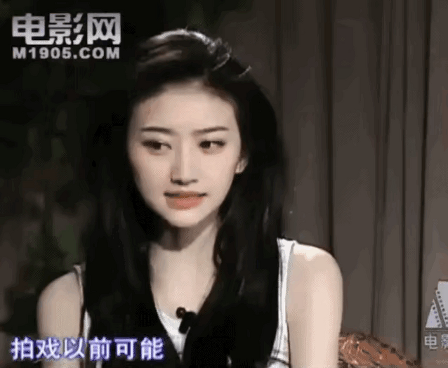 景甜早期接受采访的视频,状态和颜值与现在并无两差,一直都好美哦