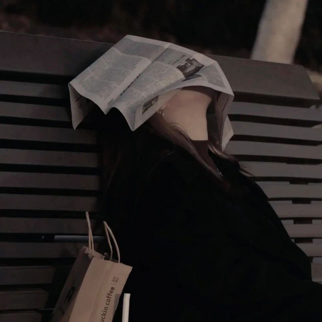 一组心情不太好的女生头像 我用执着烧毁了所有的幼稚与人性,那片荒野