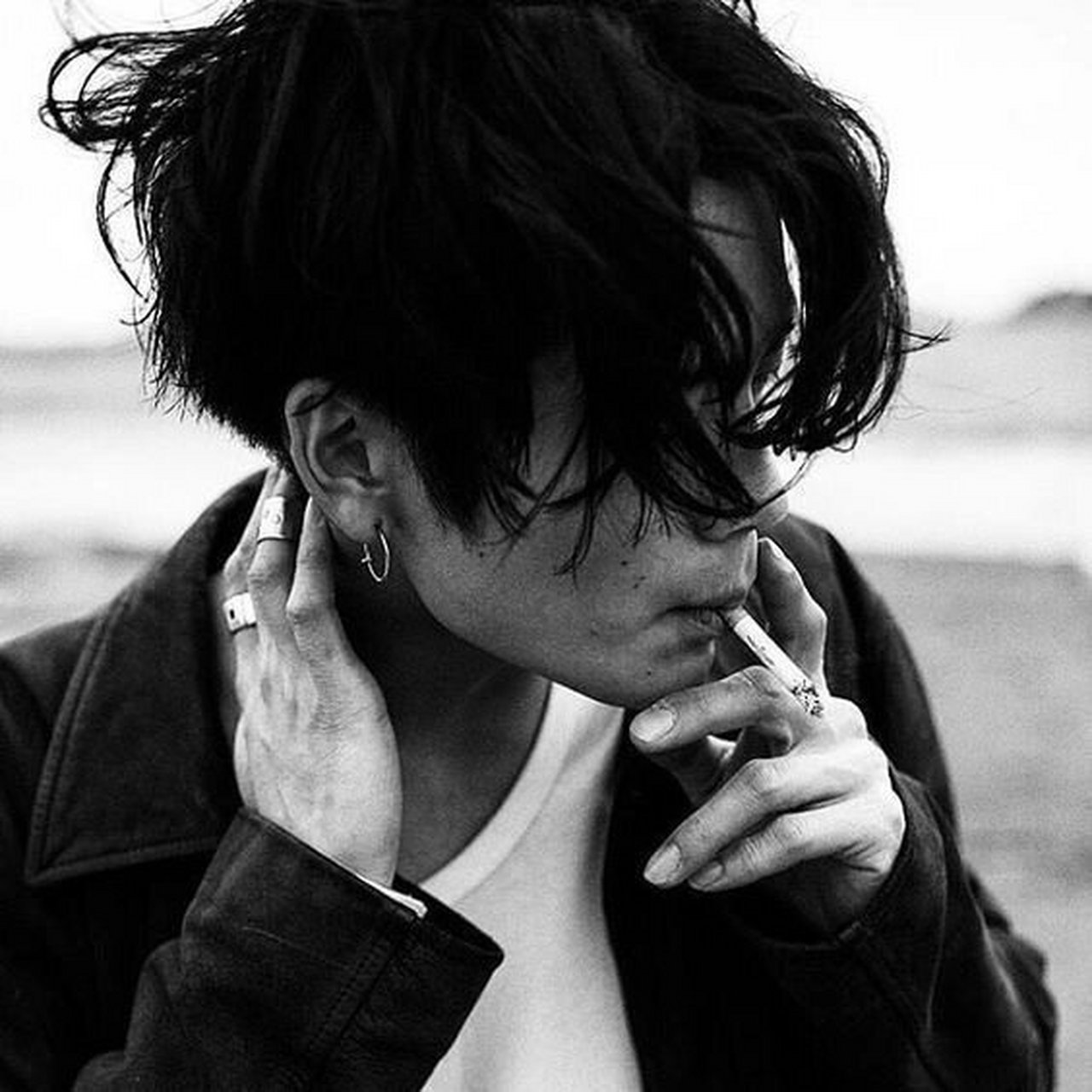 抽烟人物动态绘画素材参考审美提升