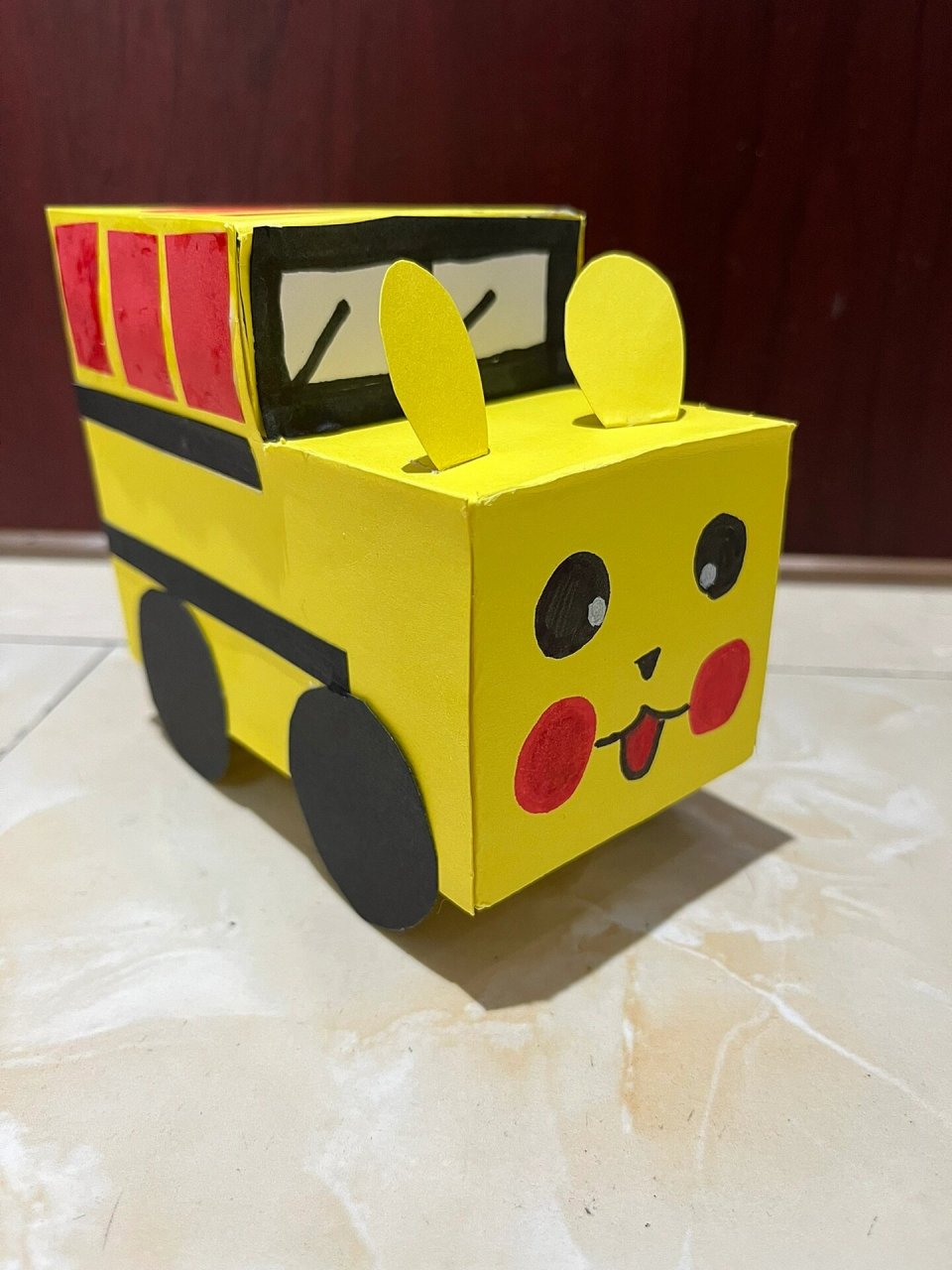 幼儿园手工作品|立体汽车 家有小男孩超喜欢车的玩具 今天动手做了一