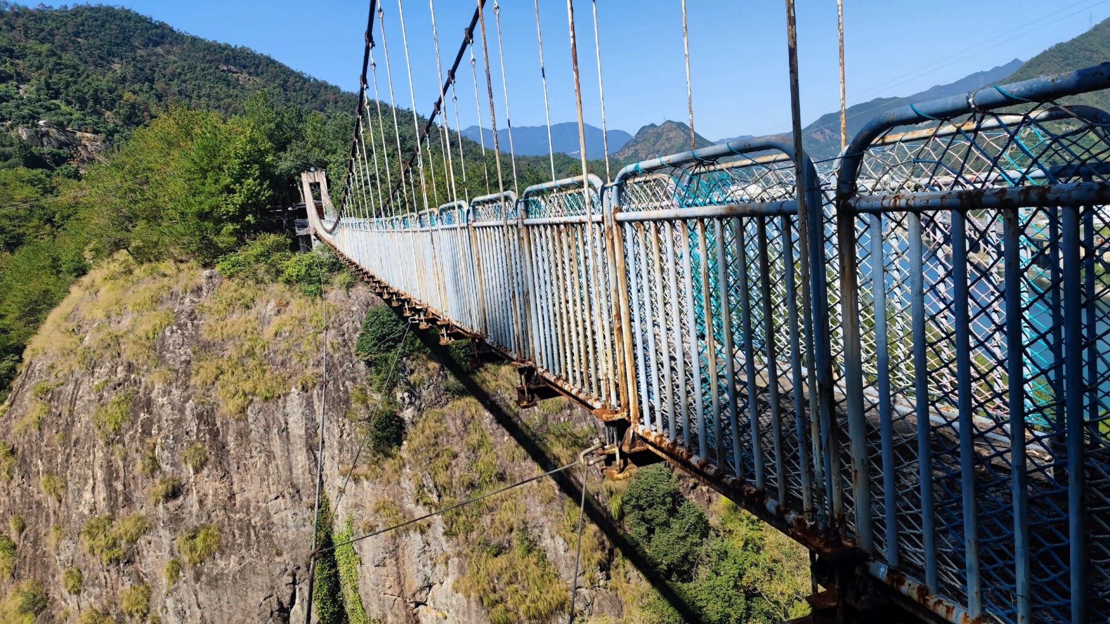 丽水青田石门洞景区 当前季节水少,石门飞瀑水量比较小,如何雨量丰沛