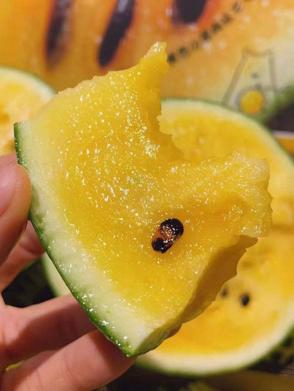 冰淇淋西瓜,瓜皮很薄,口感生脆 冰淇淋西瓜,热卖款 瓜皮很薄,口感生脆