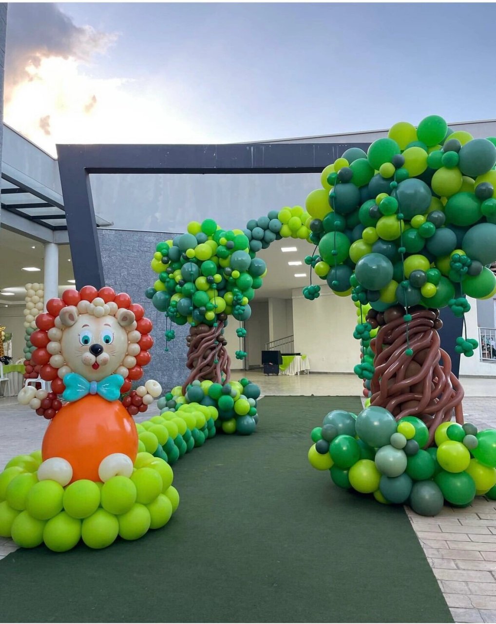 你见过用气球做出来的这种造型吗?             幼儿园气球布置场景