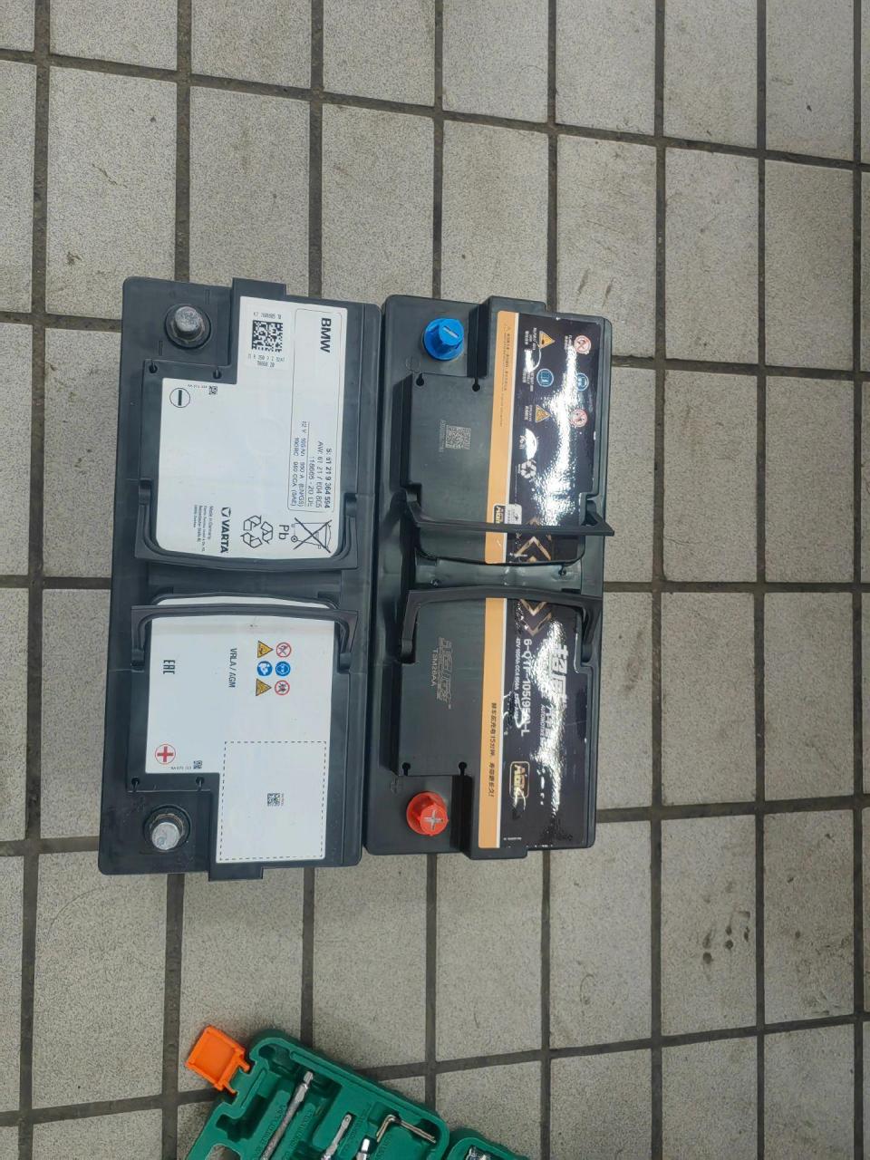 宝马五系更换超威105agm启停电瓶