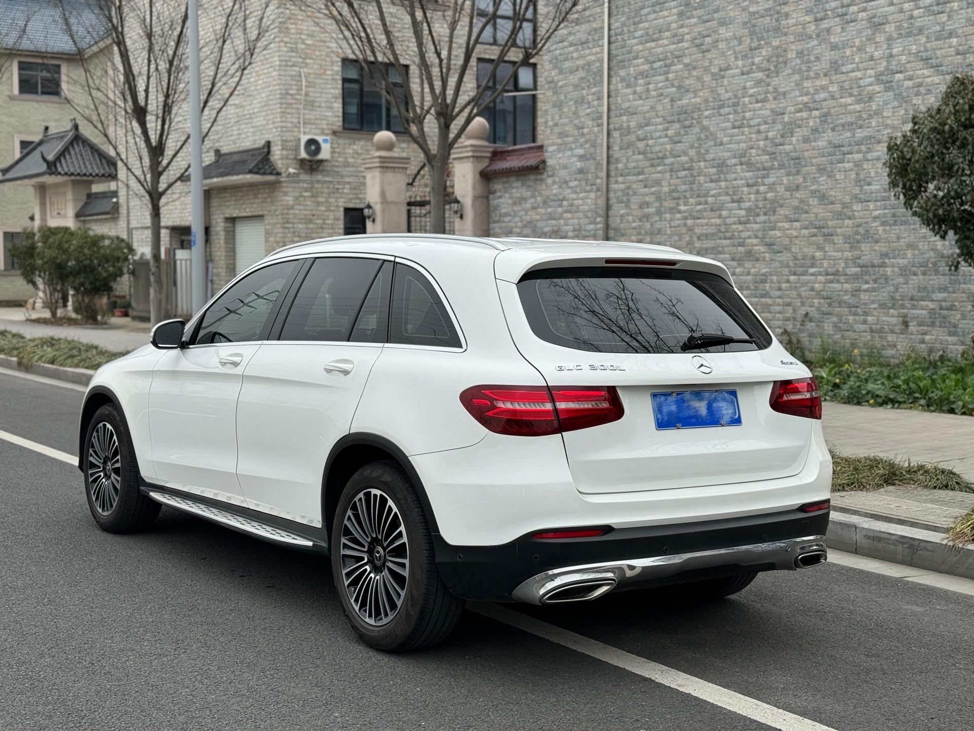 新到19年奔驰glc200l 2