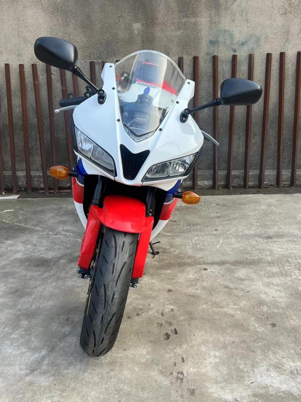 9038880元 本田cbr600 f5 电喷四缸水冷最耐操的车型 颜色漂亮 改装