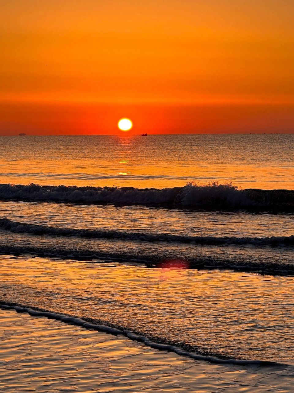 在天津 在凌晨四点 在晨光笼罩的海边98看一场海上日出 真的很浪漫