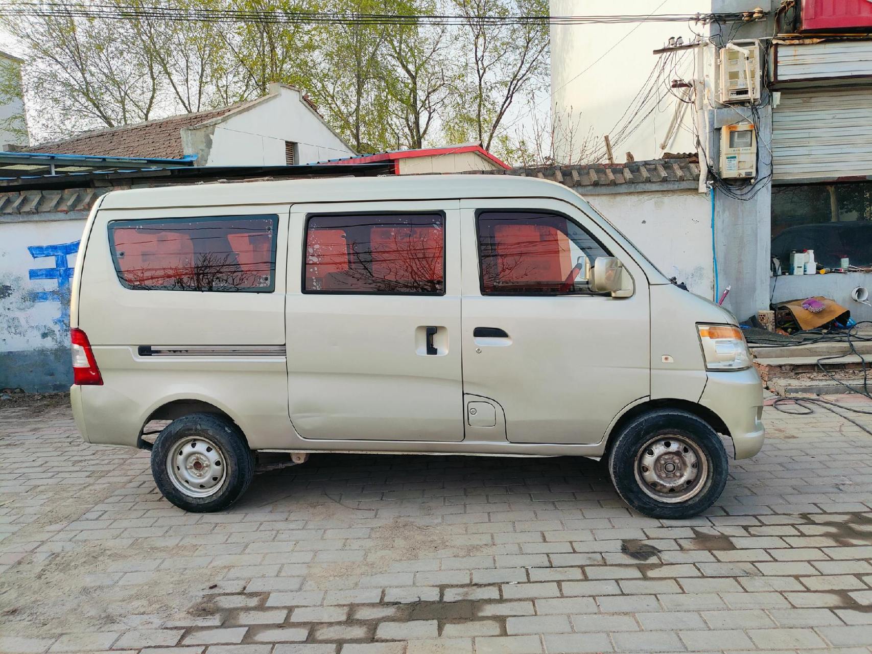 刚到13年3月长安之星s460大面包16v大马力发动机开着非常有劲,车况