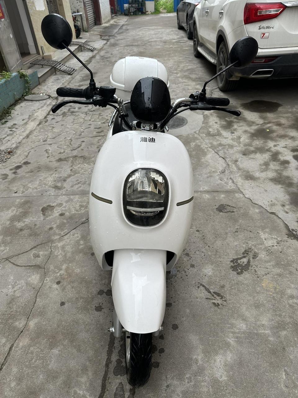 新到雅迪小绵羊,72v20a充满电可以跑50公里左右现出1399米