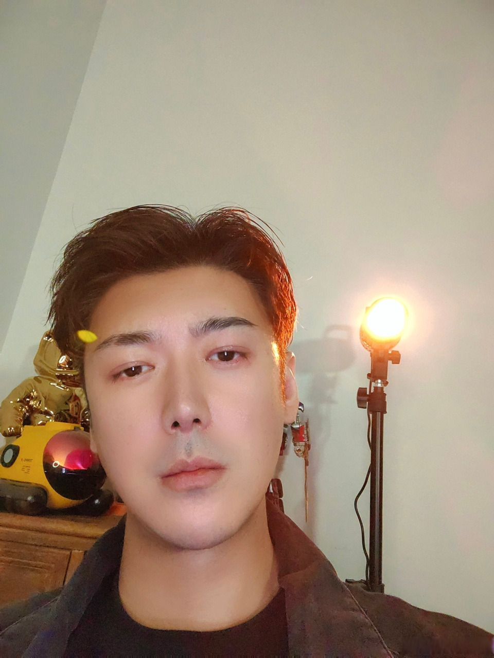 千万不要空腹喝牛奶咖啡……腿麻……lihe李鹤