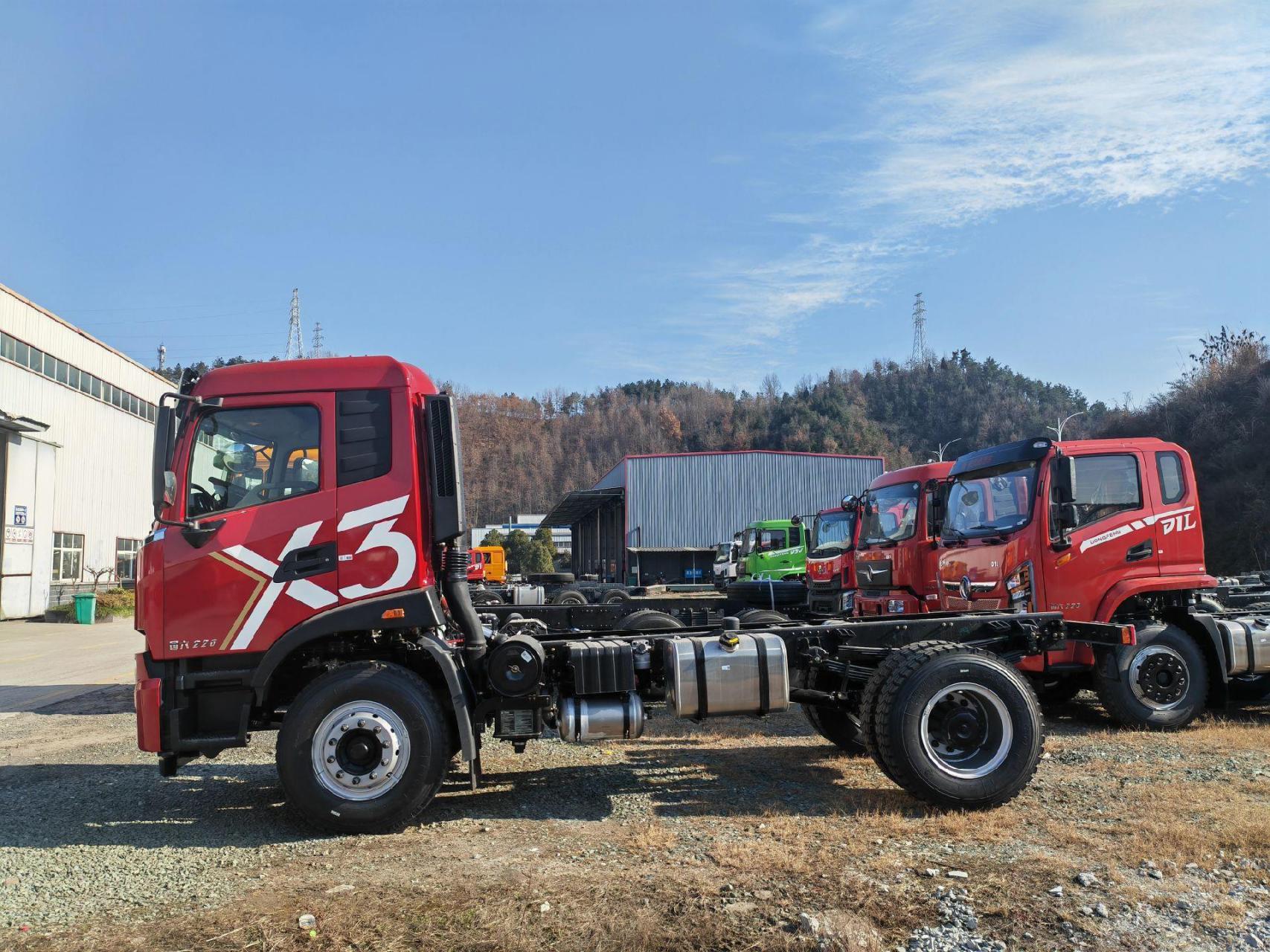 东风拓行Ⅹ3自卸车 玉柴6缸 220马力 法士特 10档 货厢:4.5    4.