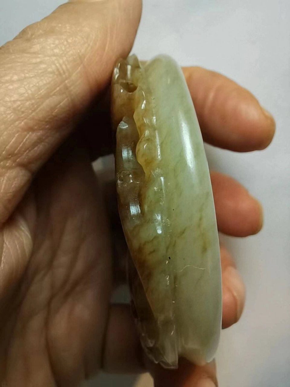 中古玉腰佩 中古玉腰佩 尺寸:长圆形68×63毫米,厚15毫米; 重量:73克