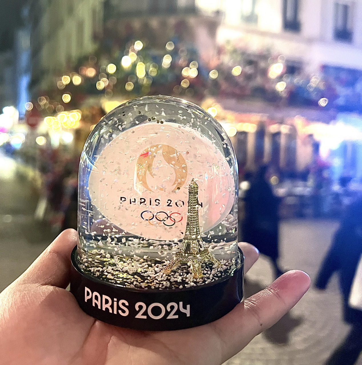 2024巴黎奥运会·雪景球 预祝2024奥运会顺利在巴黎举办,在chatelet的