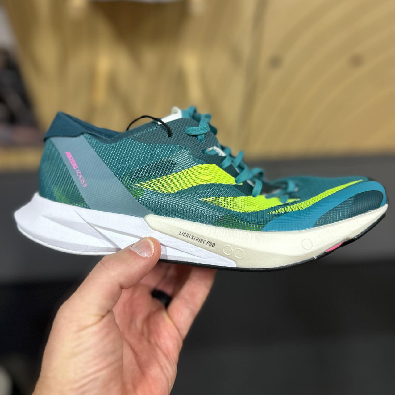 阿迪达斯 波士顿12 & adios8 我奶了,adios8必在明年训练鞋前5位置