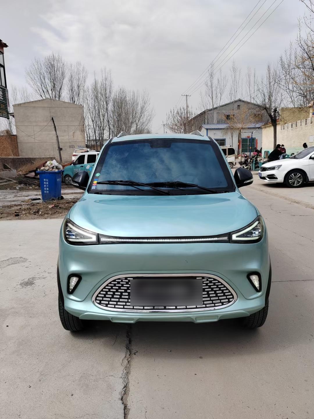 影像都有,多功能方向盘手机互联四门电动太空座椅汽车玻璃全车防晒膜