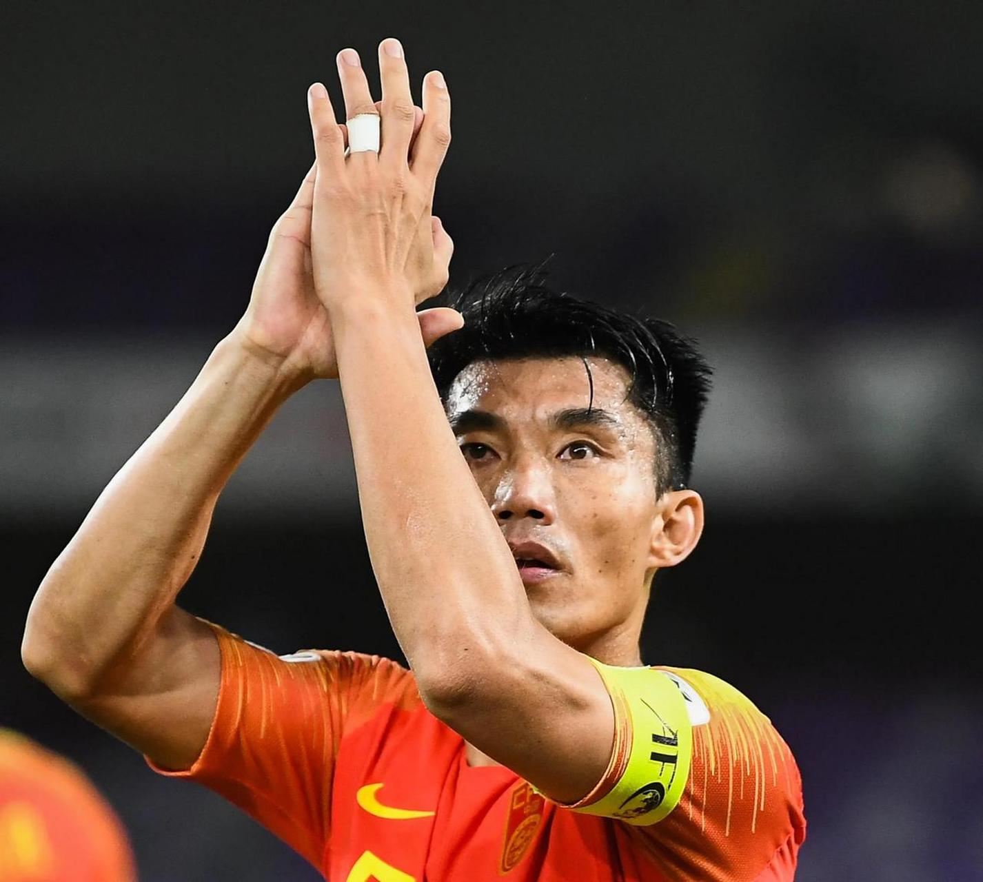 42岁的国足前队长郑智今天正式退役!