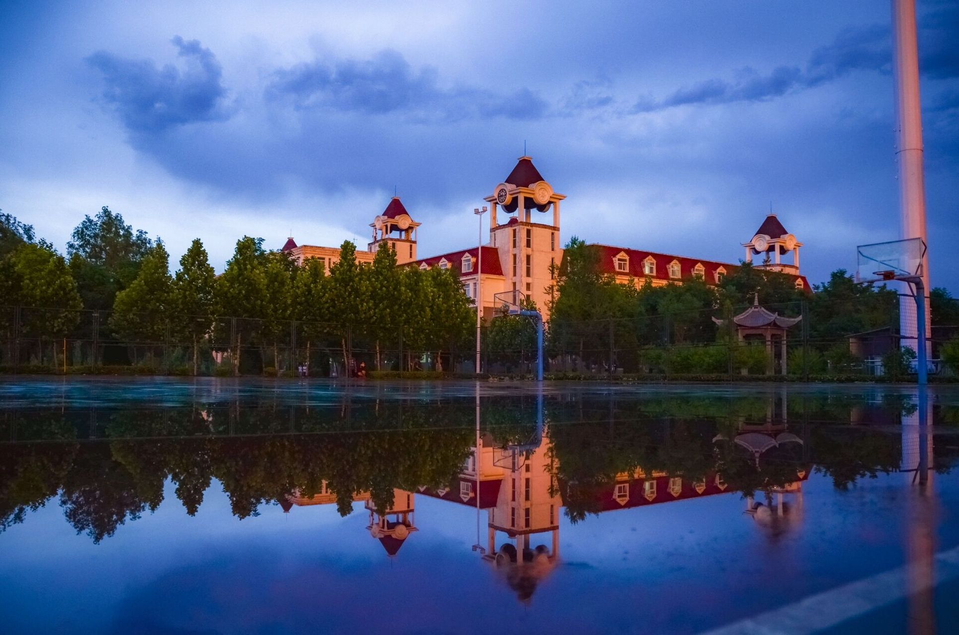 山西晋中理工学院介绍0909 979797今天我要向大家介绍一所