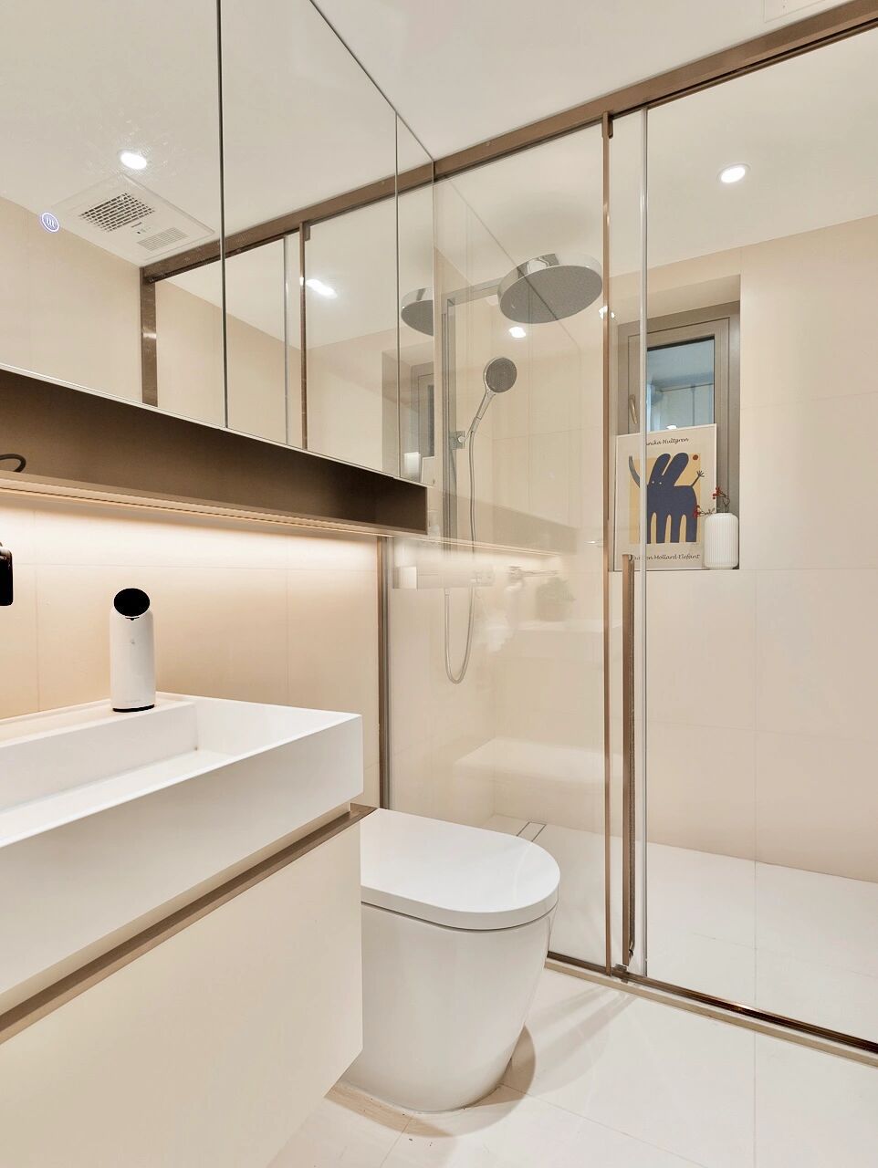 自装修的设计师入住2个月, 开始收拾下卫生间的软装搭配 网上看了很多