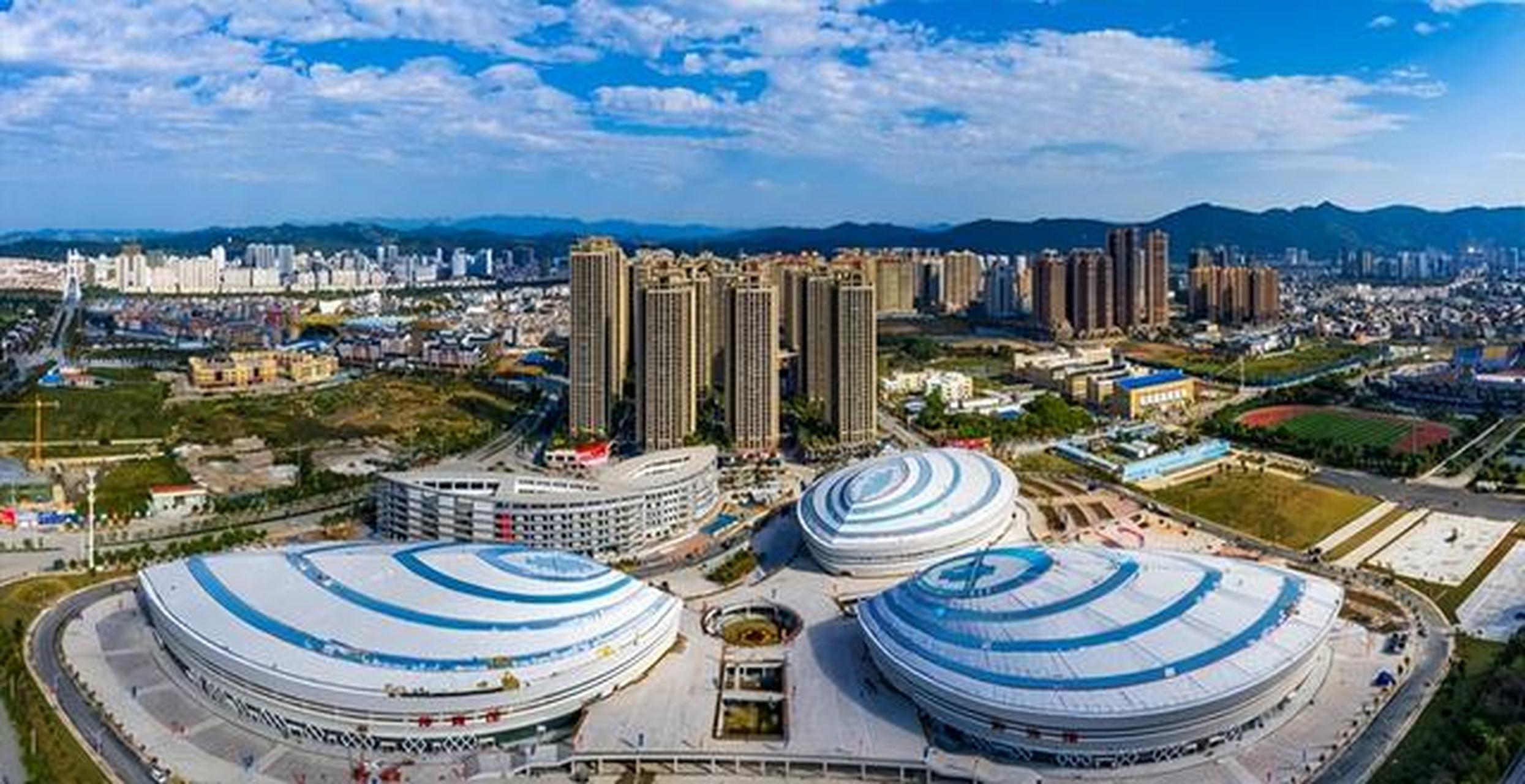 百色市右江区的语言分布 百色市位于广西西部,右江上游,西与云南省