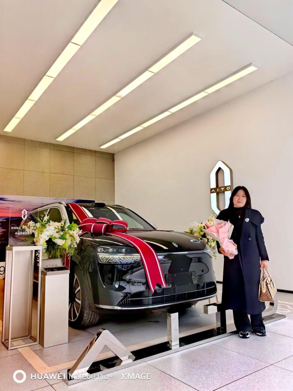28日帮老婆提车,昨天出差今天中午赶回到公司,下午带老婆去帮她上牌