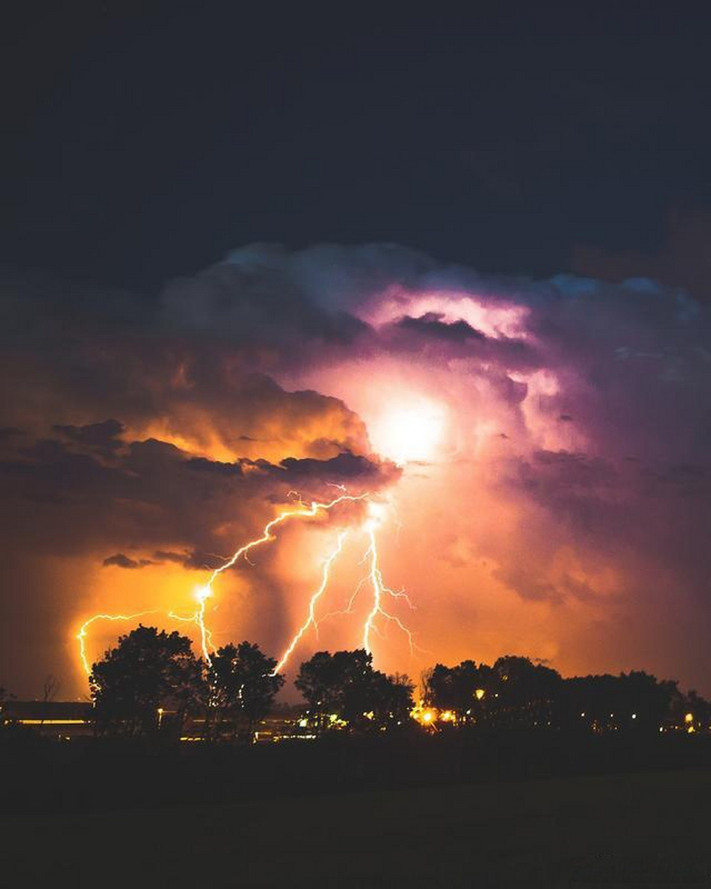 雷子 光芒图片