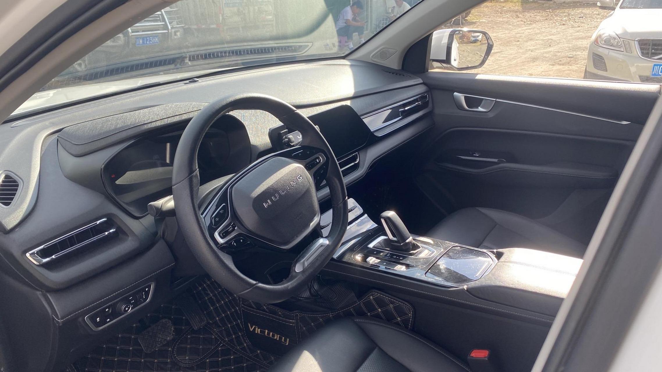 全款4万多,新到一台2021款五菱凯捷6坐商务越野车,自动挡带全景天窗