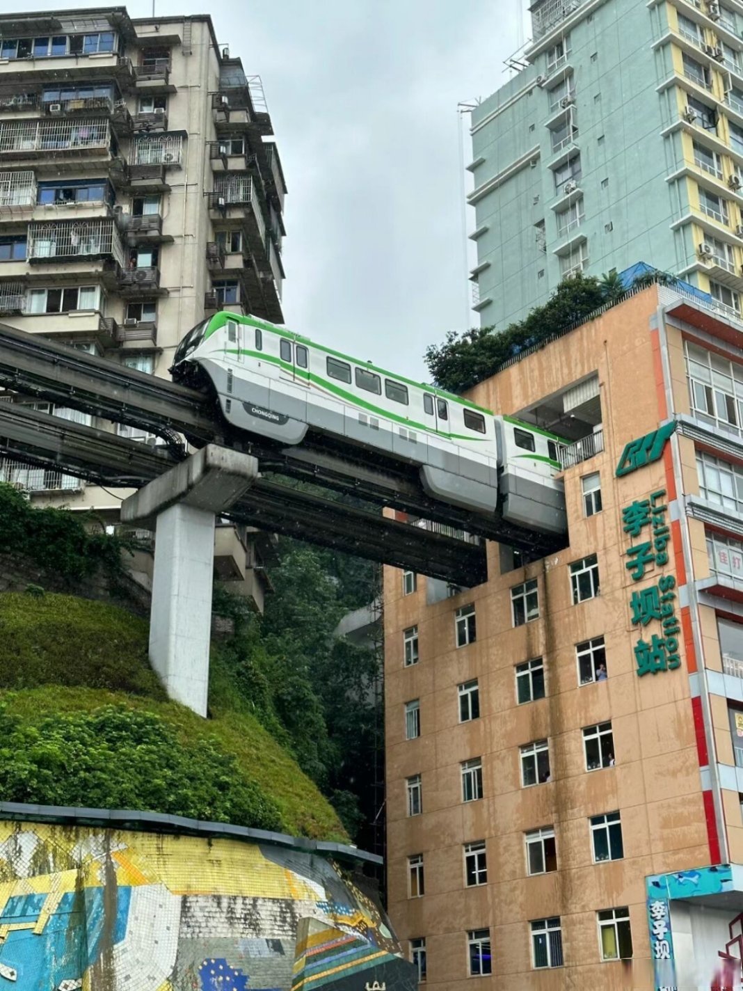 重庆,这座3d魔幻都市,是毕业旅行的绝佳舞台