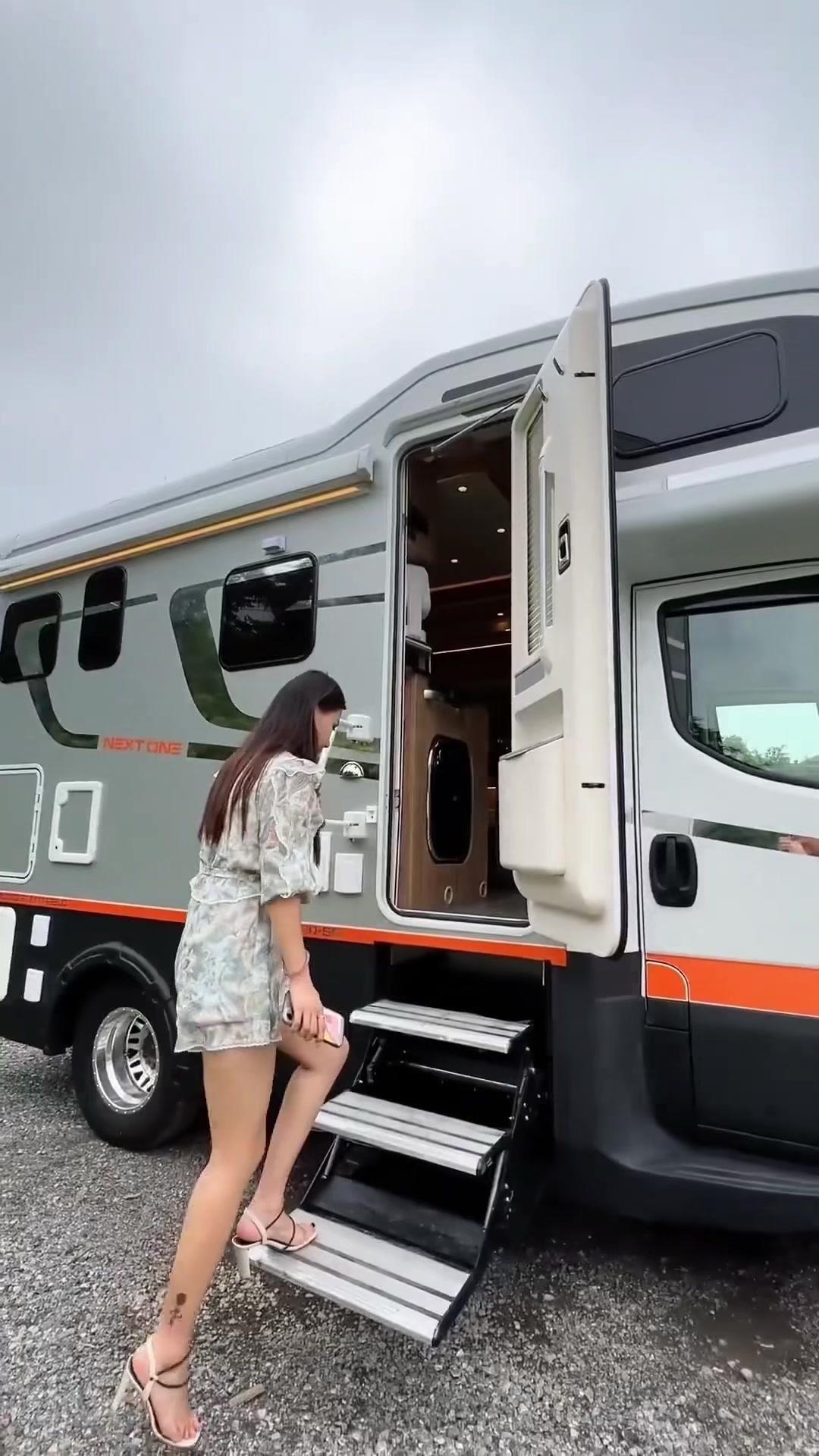 伟昊卡漠兹双拓展房车,进口房车 房车旅行