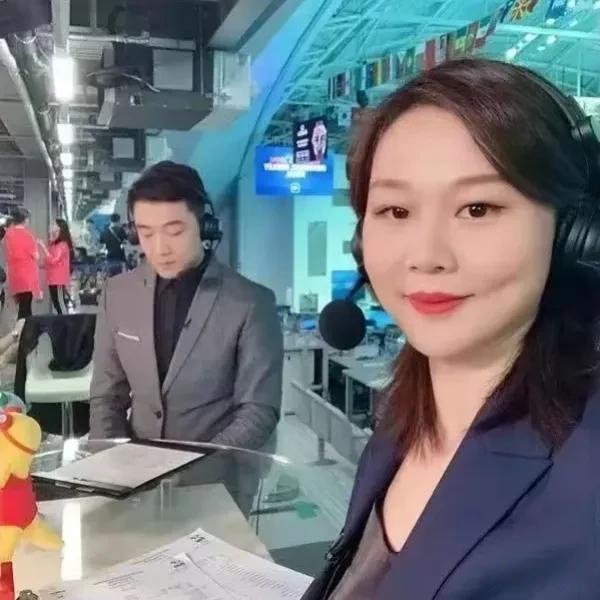 潘展乐夺冠时的咆哮女解说是谁!