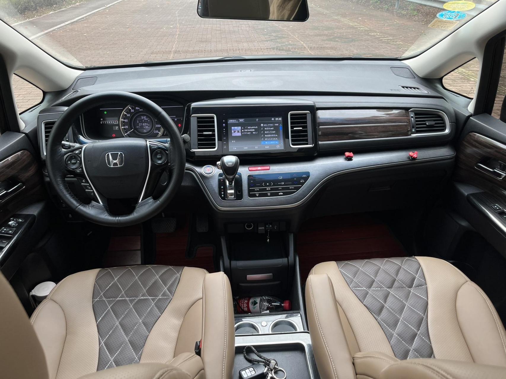 2019年本田艾力绅,七座商务车 2.