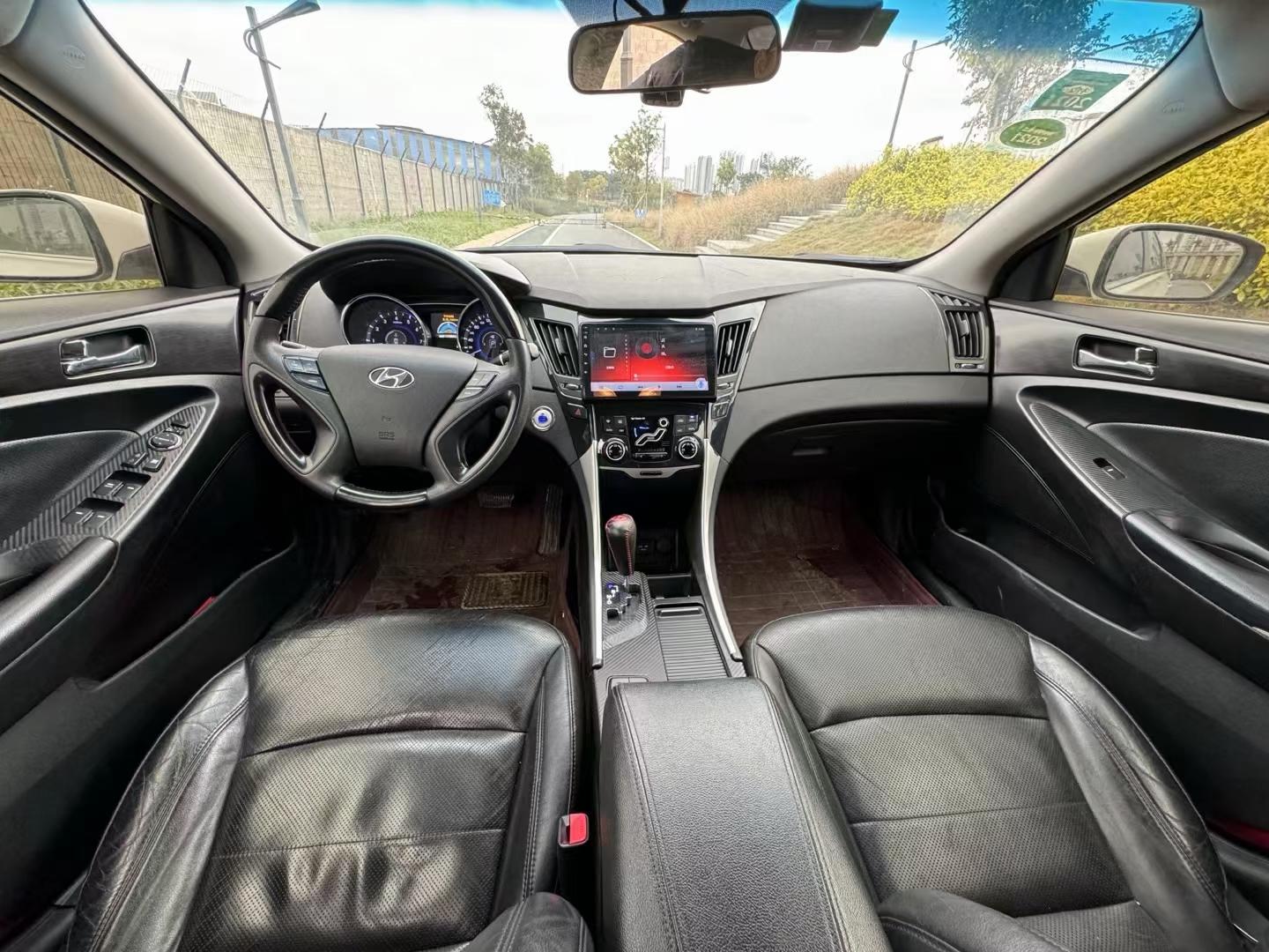 到店现代索纳塔八13款