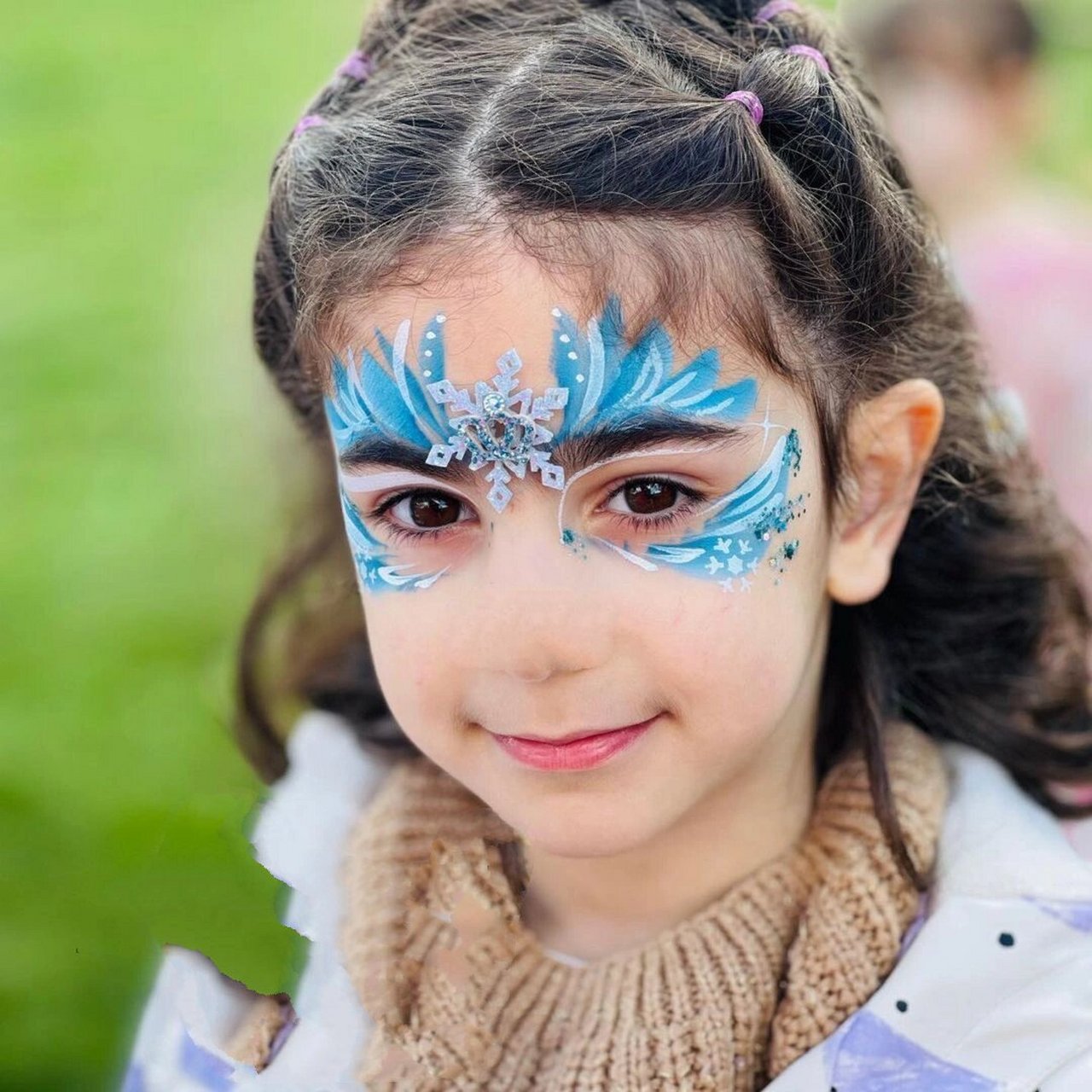 彩绘艾莎图片分享,儿童面部彩绘艾莎公主