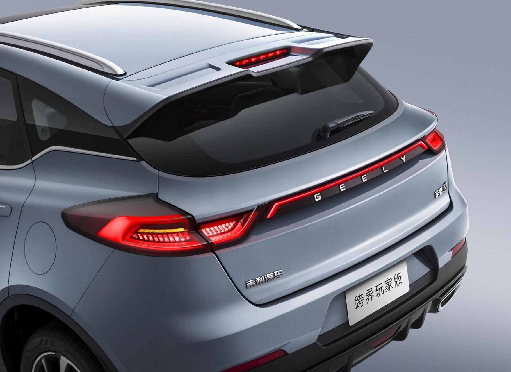 帝豪 s越野车版售价8.99万元.动力部分,依旧是四缸1.