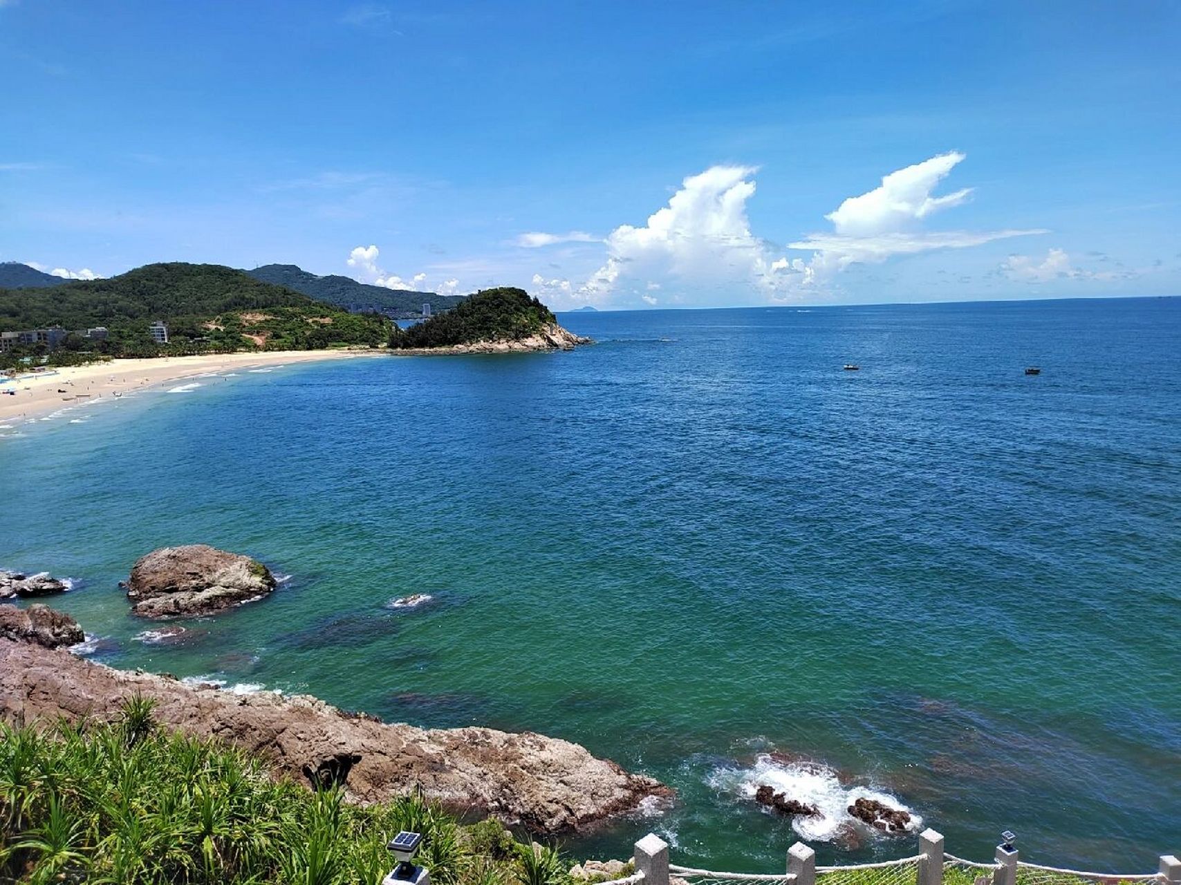 海陵岛北洛秘境山体公园 山体公园需要买票上去 印象中是30元的门票