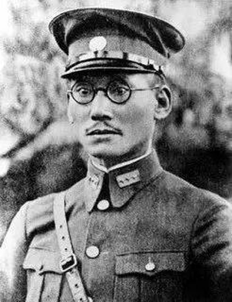 1938年3月,李宗仁带队的国军在台儿庄与日军激战,歼灭日军1万多人.