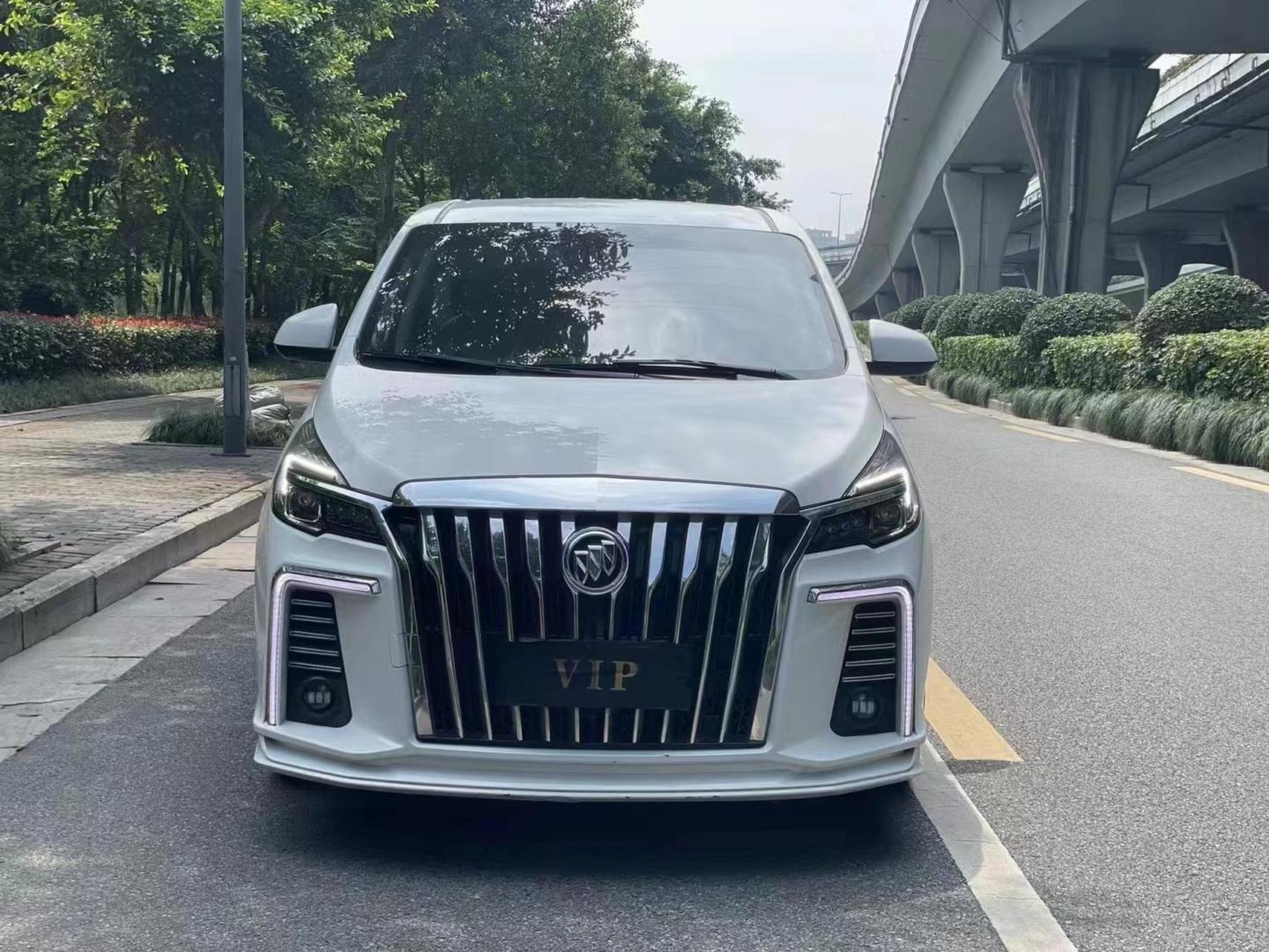 新到21年别克gl8陆上公务舱 mpv 四条轮胎全新刚换,车况极品,仅一个面