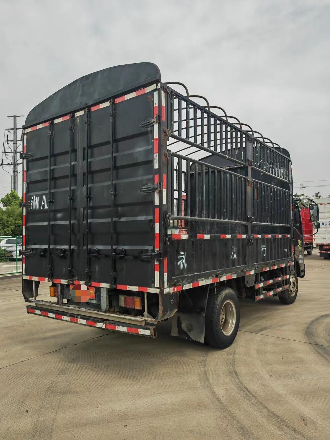 重汽豪沃统帅高栏货车,4.2*2. 3内空,康明斯3