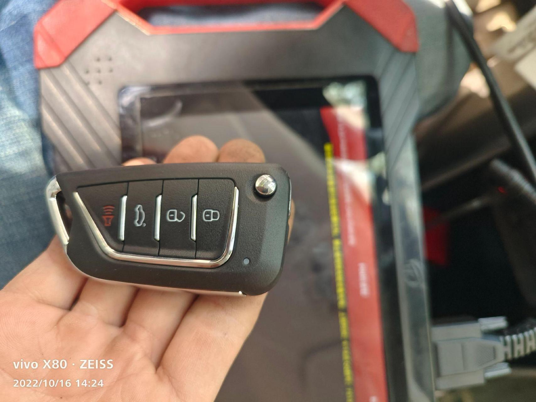 标志2008增加一把遥控钥匙.