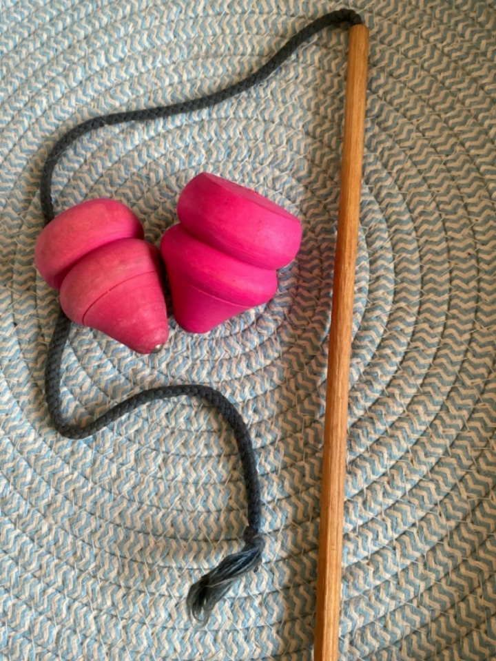 陀螺图片 陀螺是一种古老而传统的娱乐工具,同时也是一项体育运动.