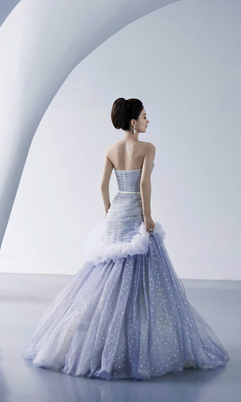 赵丽颖看背影就知道很美.