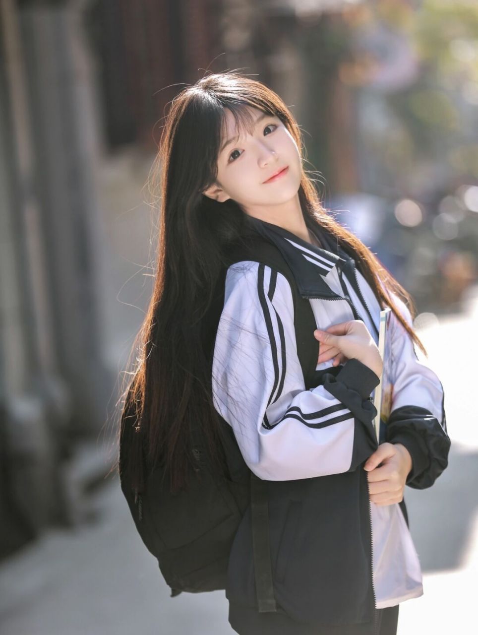 给高中妹妹拍的几张,太青春了 	 校服 披肩发/马尾,就可以打造初恋感