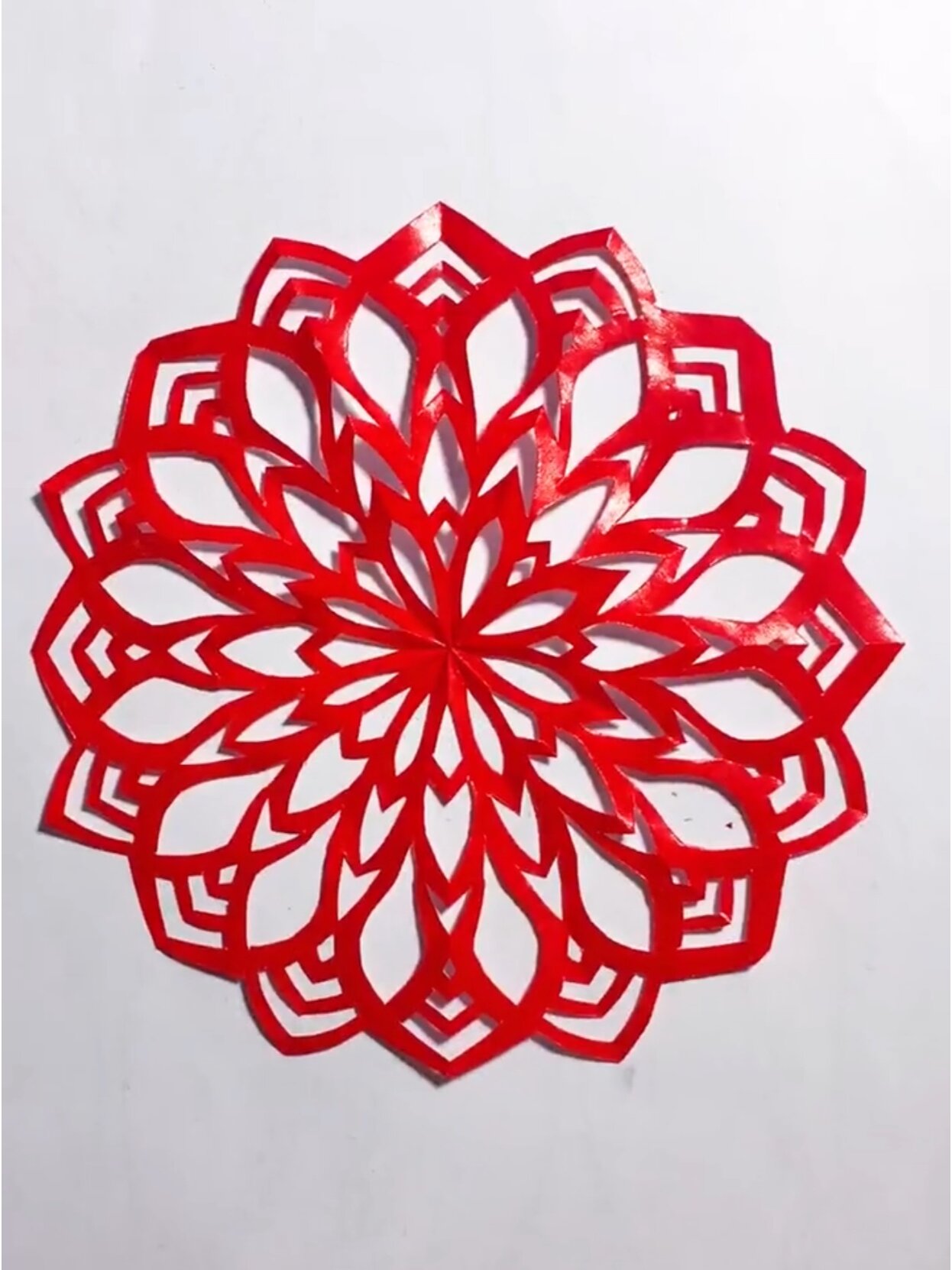 对称团花剪纸,简单易学剪窗花