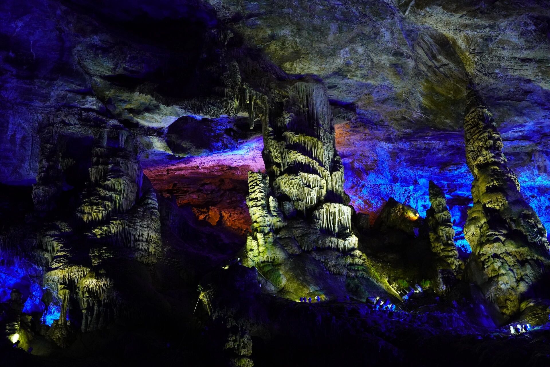 武都万象洞 万象洞属于坍塌成因为主的岩溶洞穴,已开发11个景区,有120