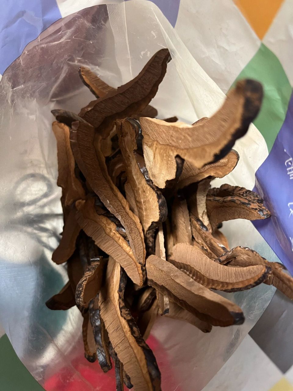 求问切片灵芝这个是发霉吗?
