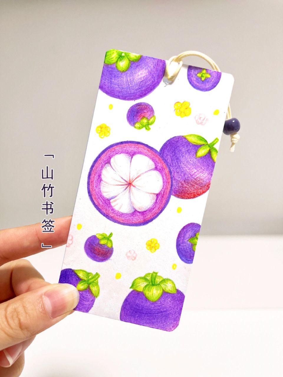 今天是幅很简单的山竹书签绘画