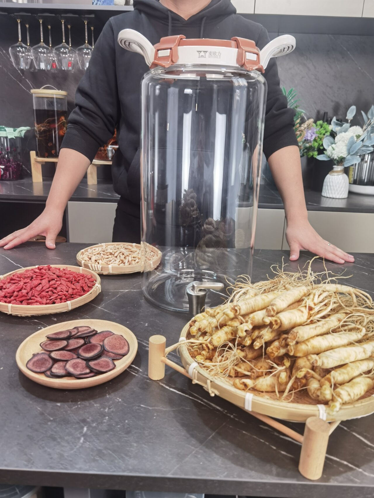 10斤白酒泡多少红参枸杞,10斤白酒泡多少红参 10斤白酒泡多少红参枸杞,10斤白酒泡多少红参