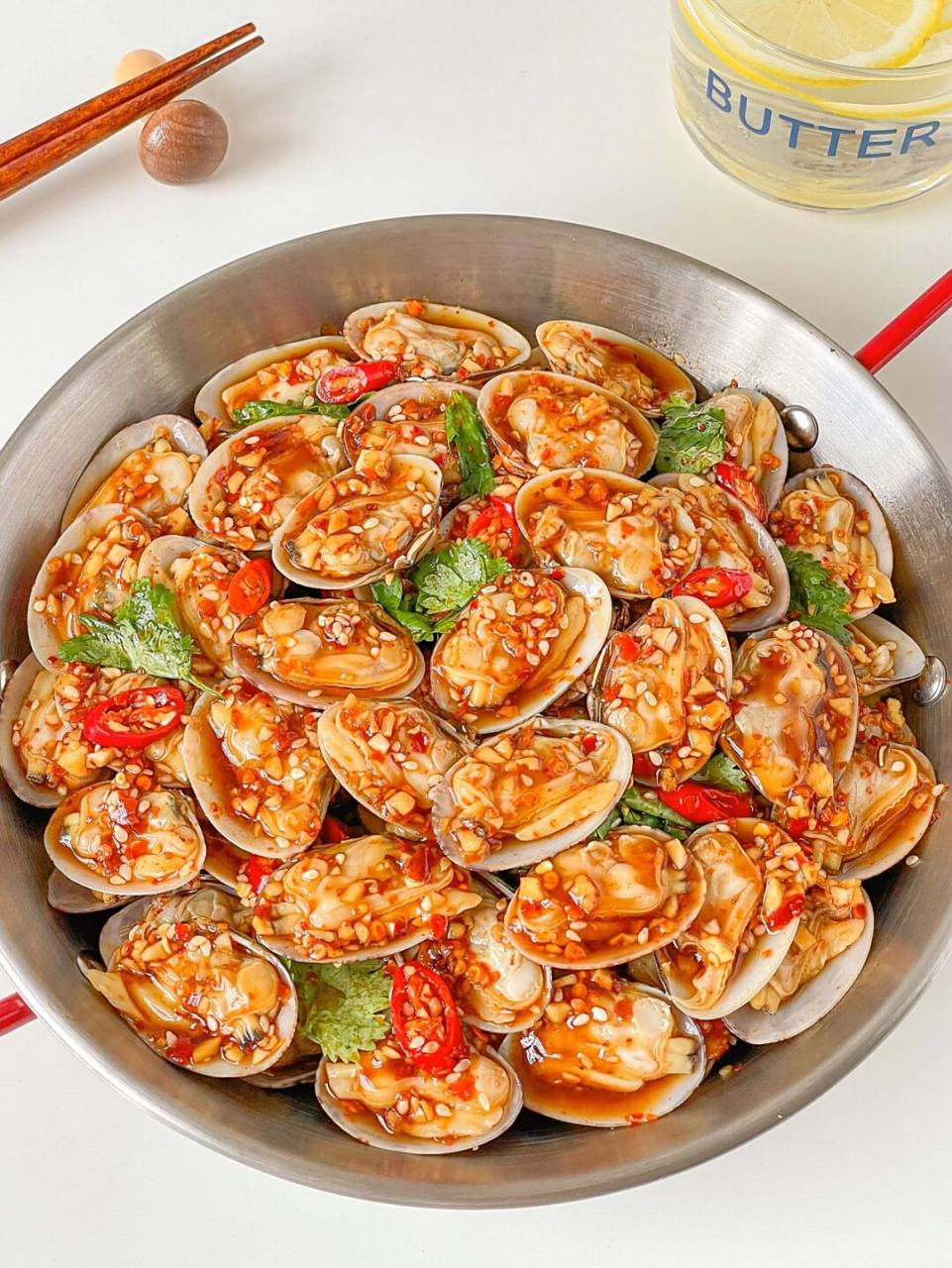 93这个捞汁花甲真的一口惊艳到我了! 99酸辣清爽!鲜美可口!