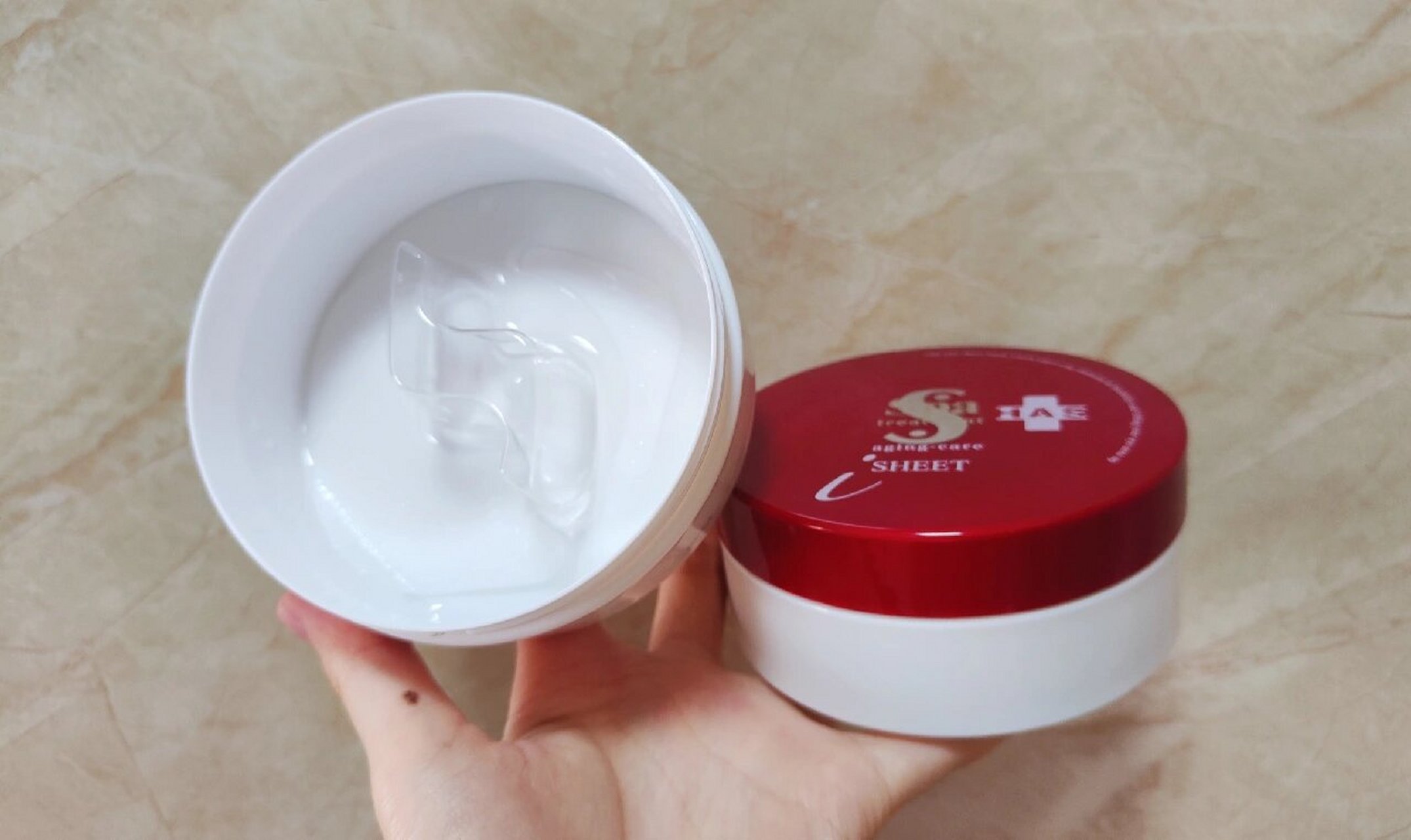 空瓶的日本蛇毒眼膜测评来咯 刚入秋,空气也逐渐干燥,光涂个眼霜感觉